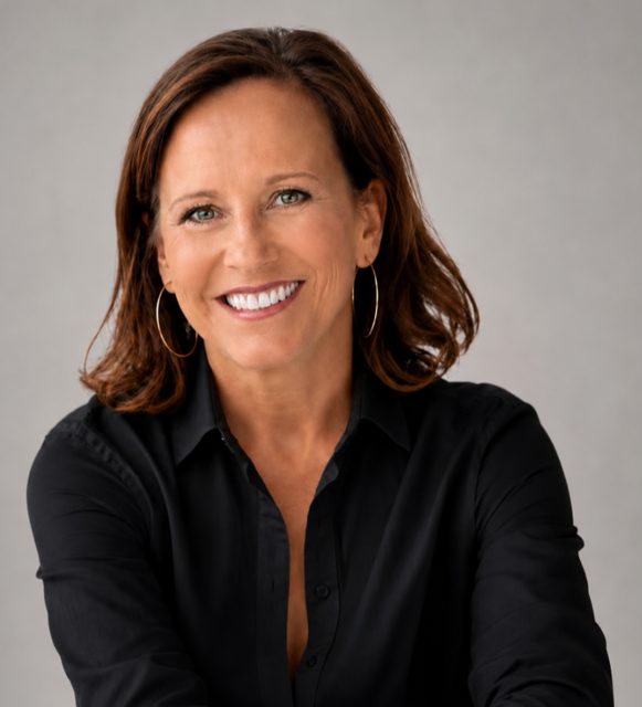 Stacey Eaton Headshot